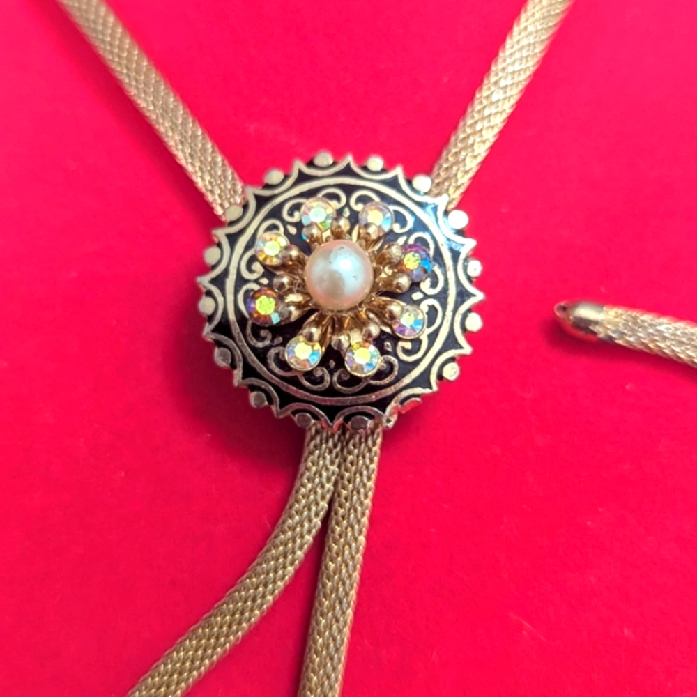 Vintage Damascene Bolo Lariat With Pearl,  Aurora Borealis Faceted Crystals - Picture 8 of 9